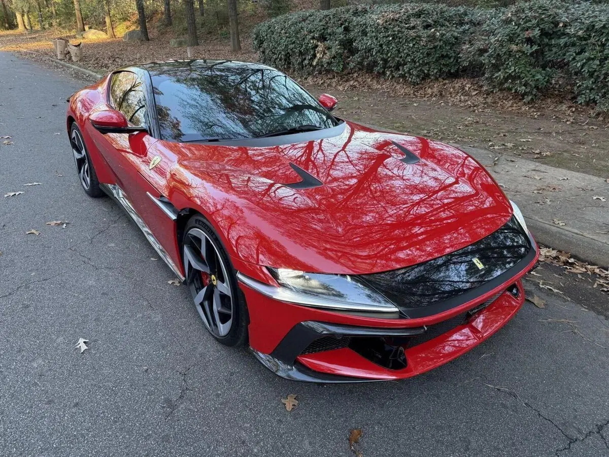Compra una Ferrari 12Cilindri, investe un pedone dopo 820 km e la rimette in vendita (12)