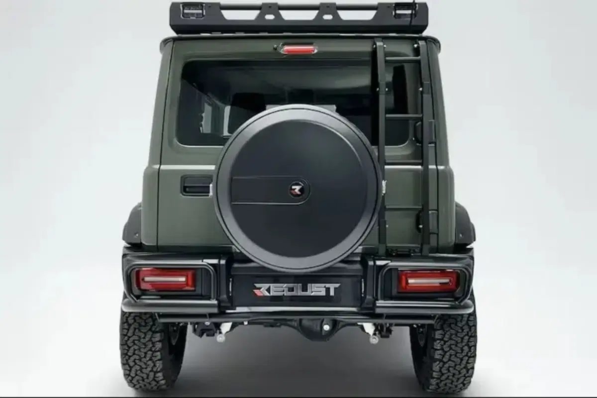 Jimny o Defender? Ecco la mini Land Rover firmata Suzuki (6)