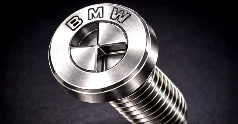 Le nuove viti BMW bloccano le riparazioni fai-da-te: cosa cambia per i proprietari