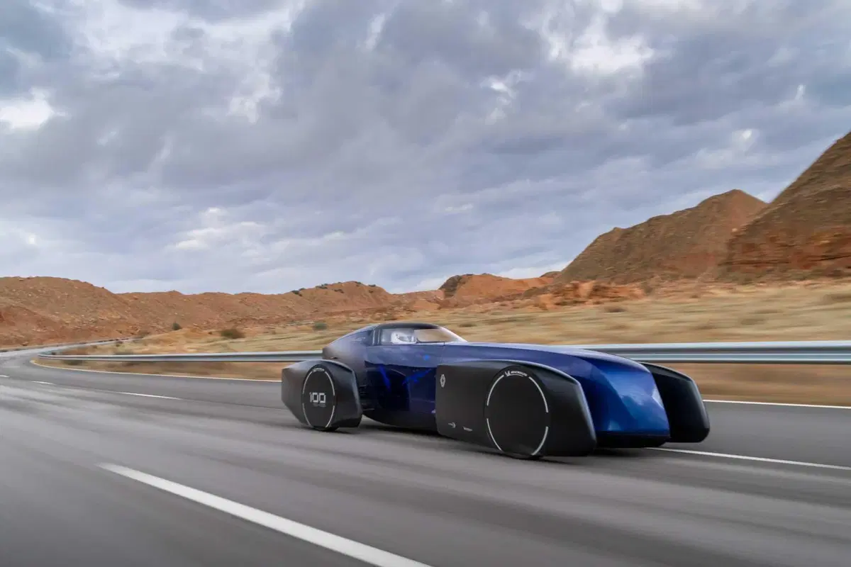 Sembra la Batmobile, ma è un laboratorio su ruote: la Renault Filante Record fa oltre 1.000 km senza ricaricare (2)