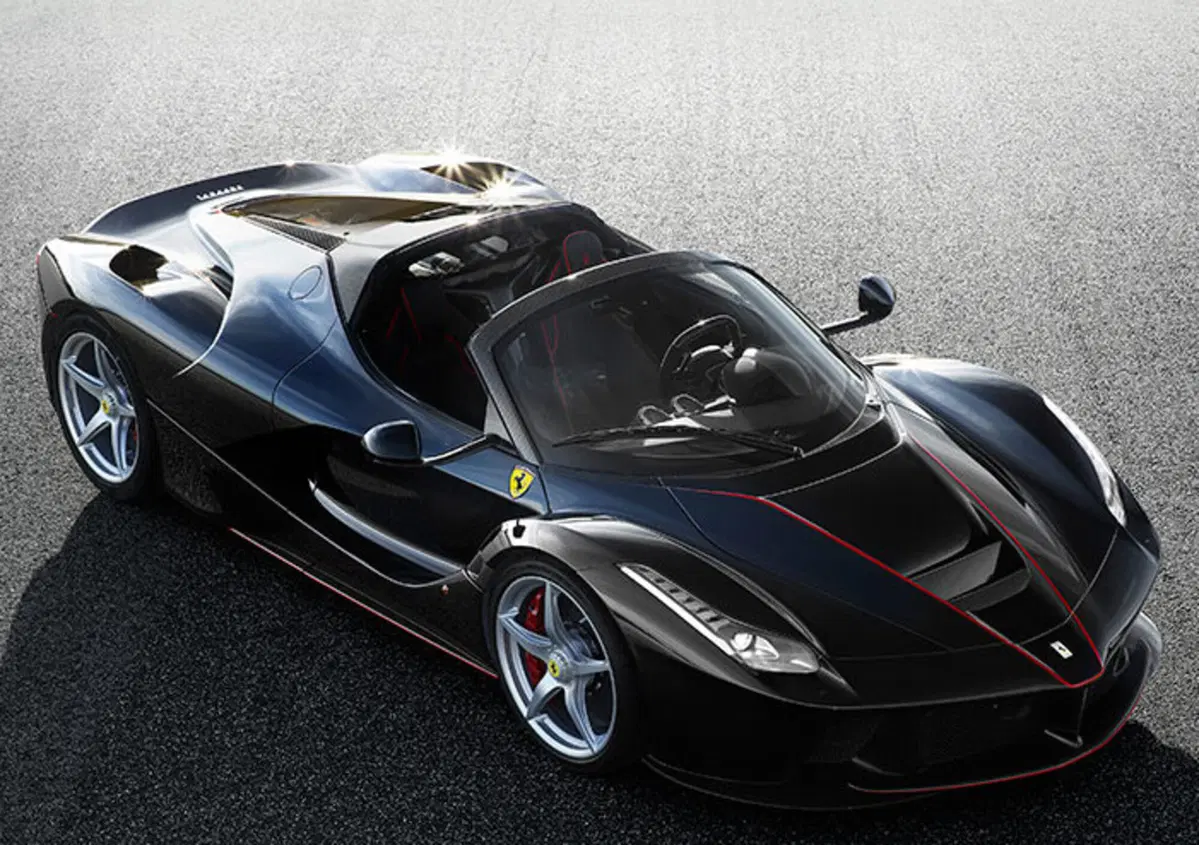 LaFerrari "Aperta": gli negano l'acquisto, lui fa causa a Ferrari