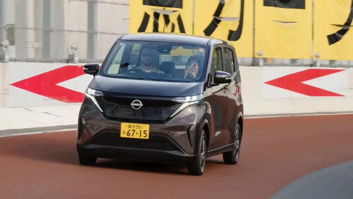Nissan Sakura 2026: la kei-car elettrica che può rivoluzionare la mobilità europea (7)