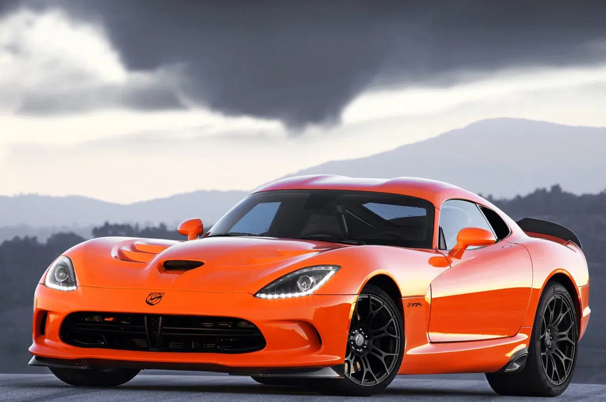 Le 10 migliori supercar che offrono ancora un cambio manuale (8)