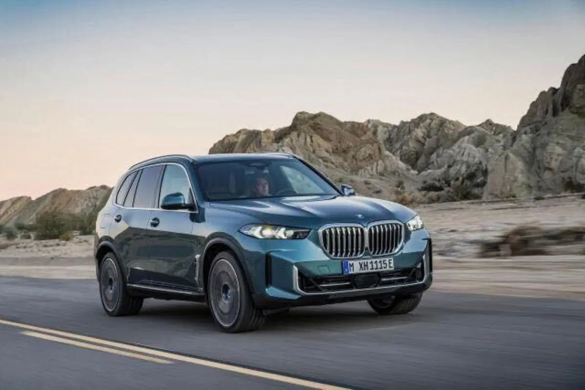 BMW X5 2026: il SUV di lusso si rinnova con termico, elettrico e… idrogeno (6)