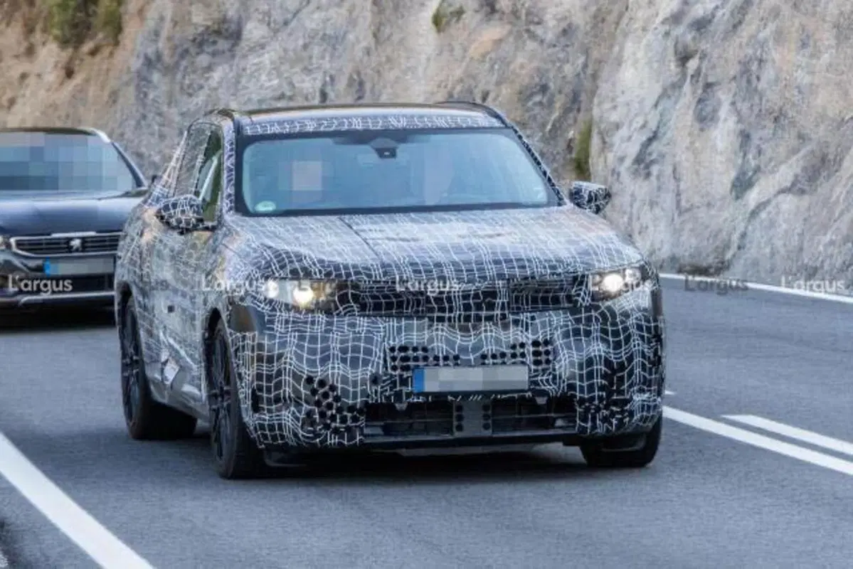 BMW X5 2026: il SUV di lusso si rinnova con termico, elettrico e… idrogeno (8)