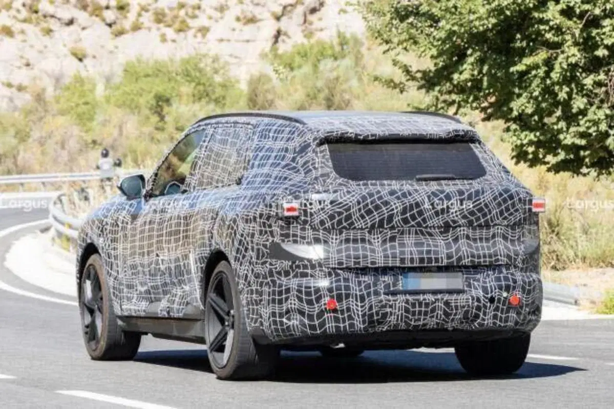 BMW X5 2026: il SUV di lusso si rinnova con termico, elettrico e… idrogeno (9)