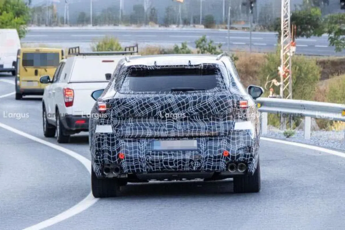 BMW X5 2026: il SUV di lusso si rinnova con termico, elettrico e… idrogeno (11)