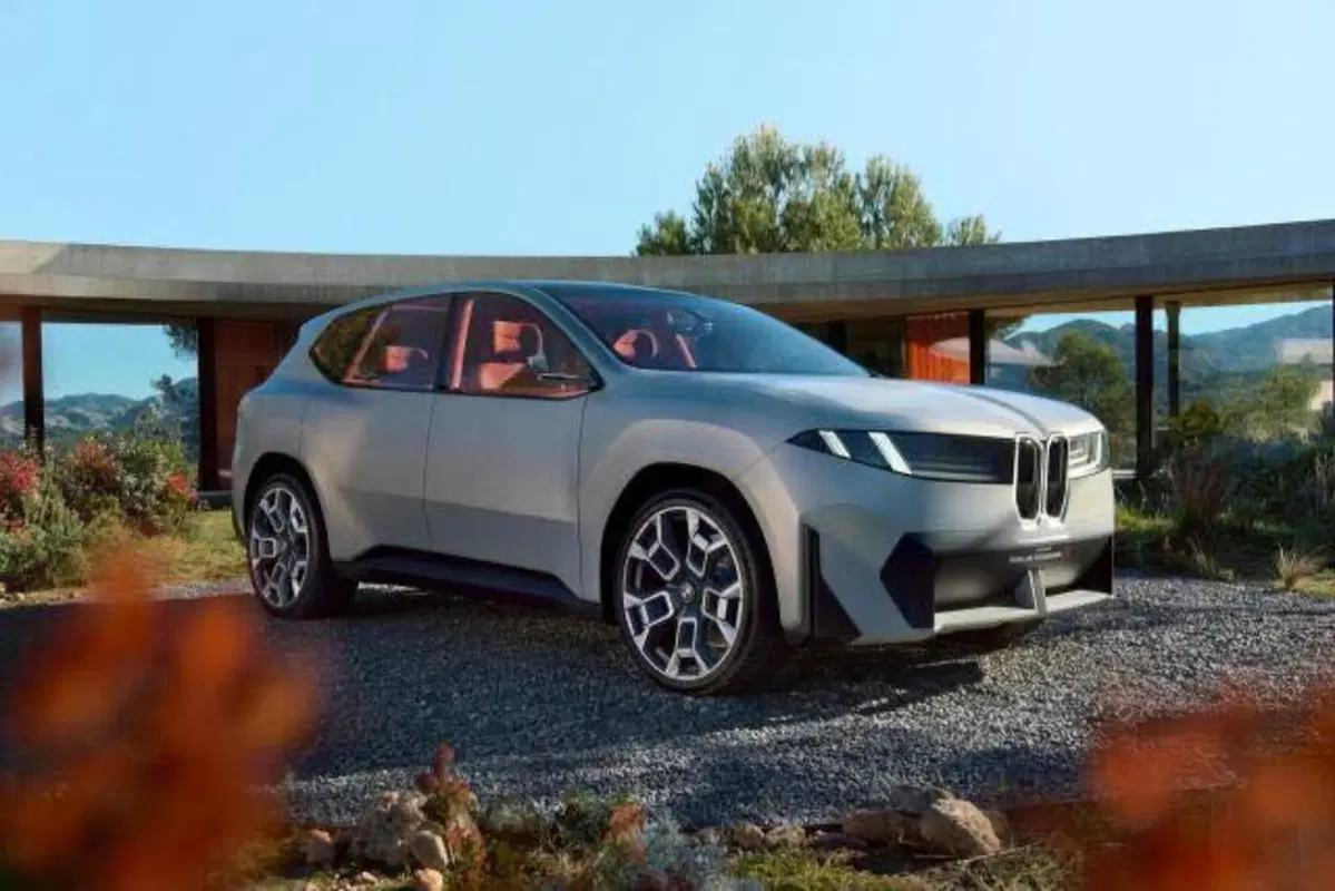 BMW X5 2026: il SUV di lusso si rinnova con termico, elettrico e… idrogeno (13)