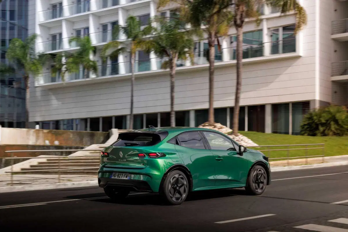 Renault Clio 6 E-Tech 160: i consumi reali dell'ibrida sono davvero così bassi? (7)