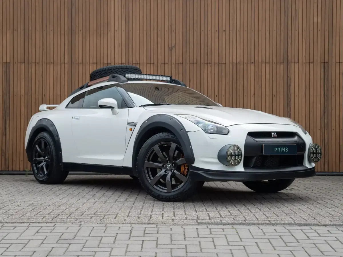 Nissan GT-R off-road: 600 CV, assetto rialzato… ma nessuno la compra (2)