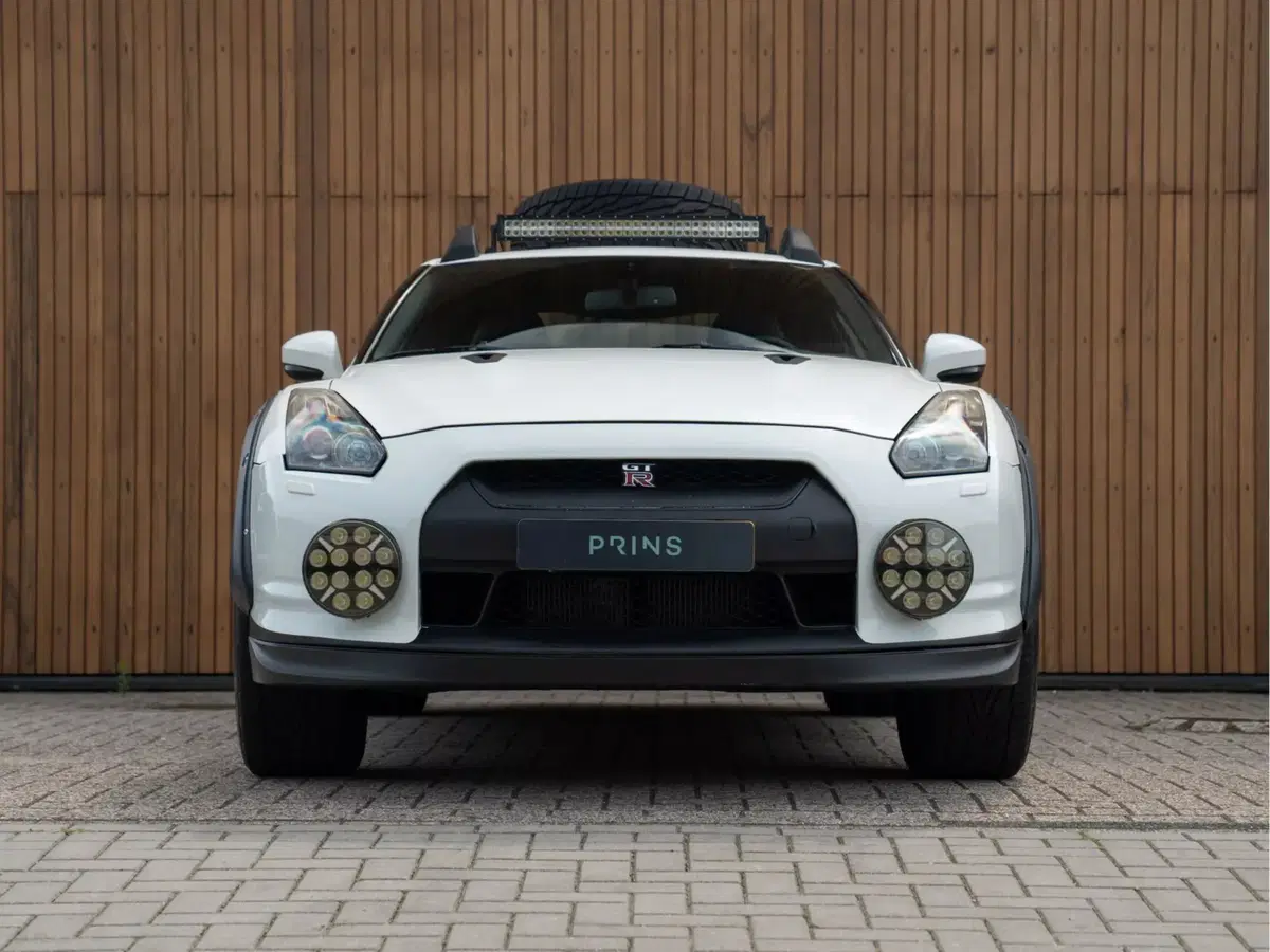 Nissan GT-R off-road: 600 CV, assetto rialzato… ma nessuno la compra (4)