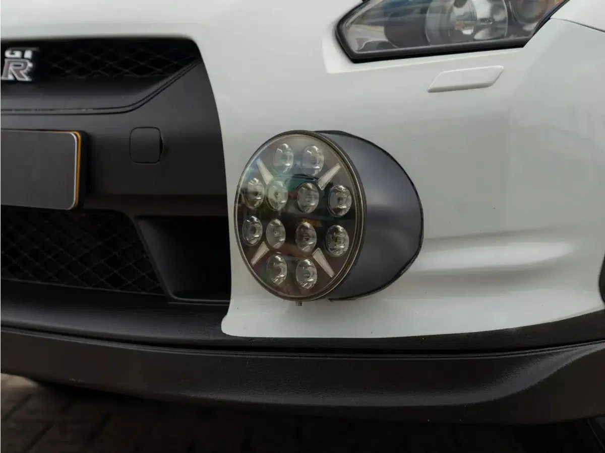 Nissan GT-R off-road: 600 CV, assetto rialzato… ma nessuno la compra (7)