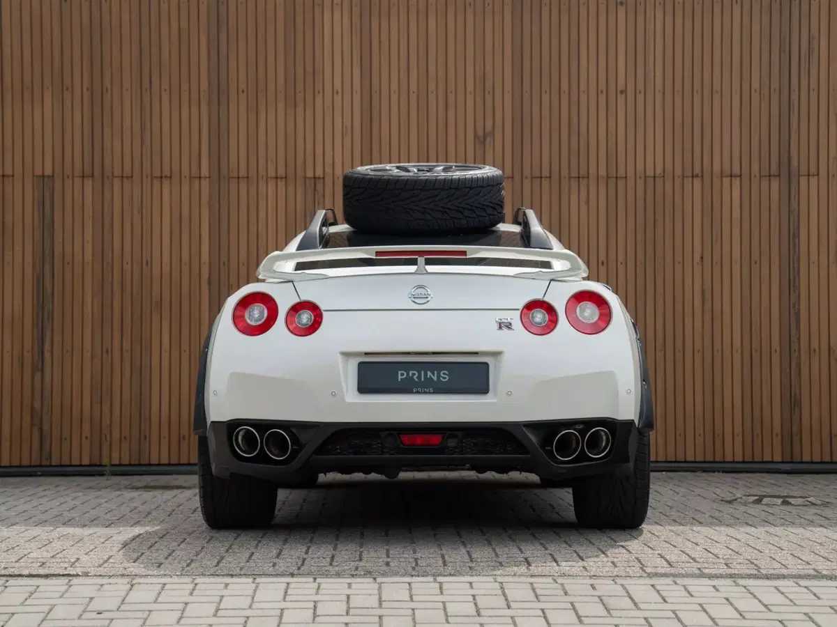 Nissan GT-R off-road: 600 CV, assetto rialzato… ma nessuno la compra (16)