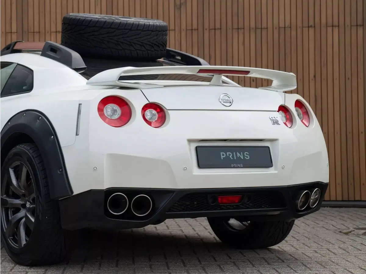 Nissan GT-R off-road: 600 CV, assetto rialzato… ma nessuno la compra (17)