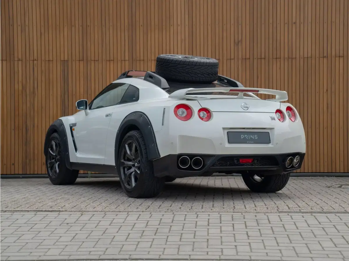 Nissan GT-R off-road: 600 CV, assetto rialzato… ma nessuno la compra (19)