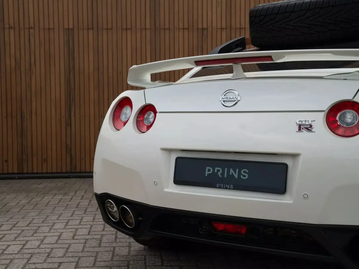 Nissan GT-R off-road: 600 CV, assetto rialzato… ma nessuno la compra (20)