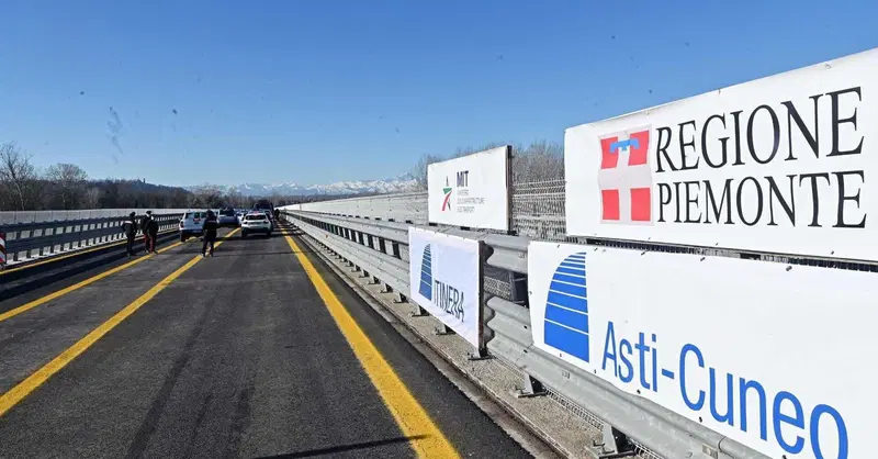 Autostrada Asti-Cuneo finalmente aperta: dopo 34 anni il Piemonte completa l'opera pi&ugrave; attesa