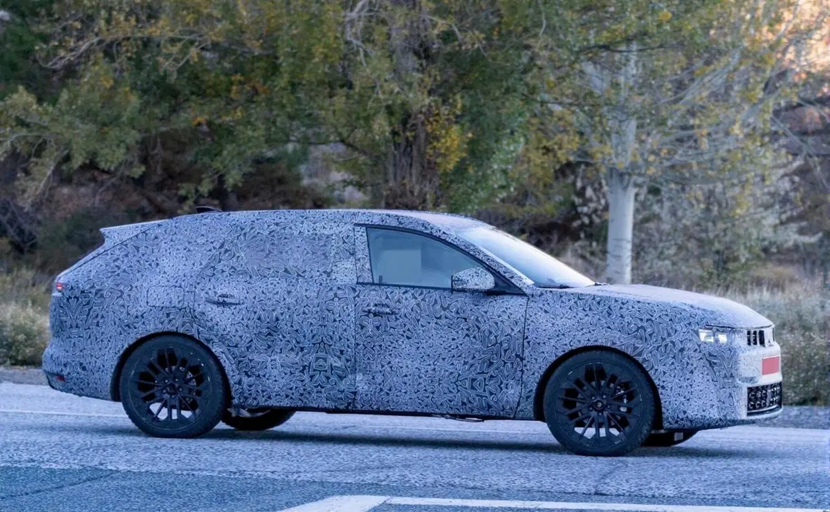 Dacia C-Neo: la wagon crossover che sfida le regine del segmento sta prendendo forma (2)