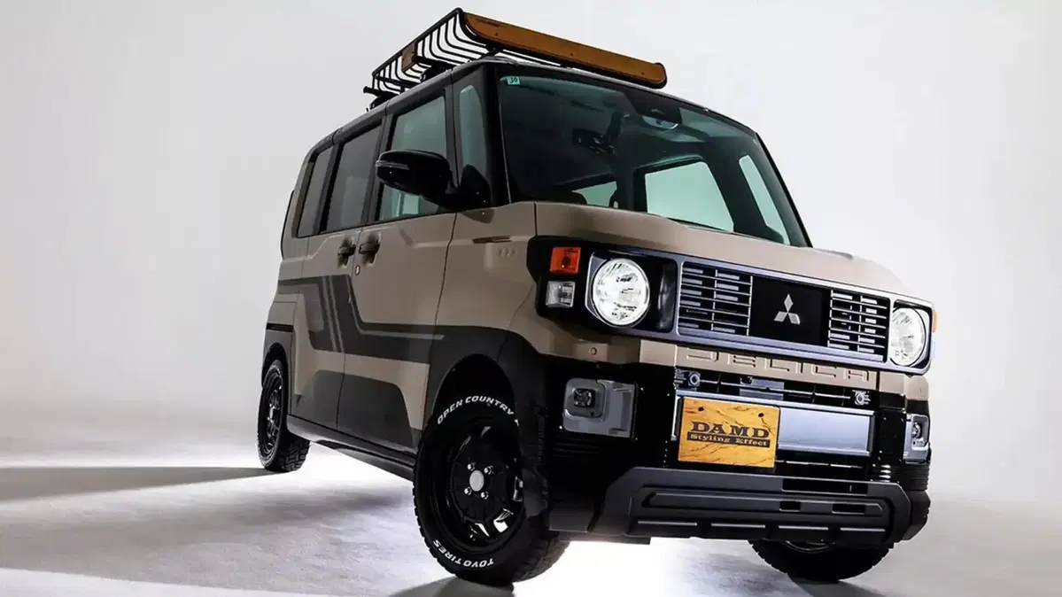 Mitsubishi Delica Mini: con il kit Damd diventa una baby Pajero anni '80 ed è irresistibile (12)