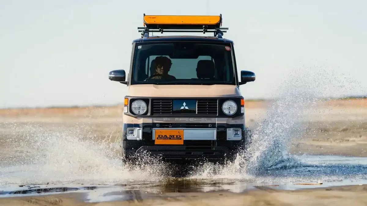Mitsubishi Delica Mini con il kit Damd