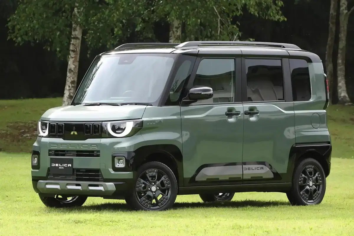 Mitsubishi Delica Mini (7)