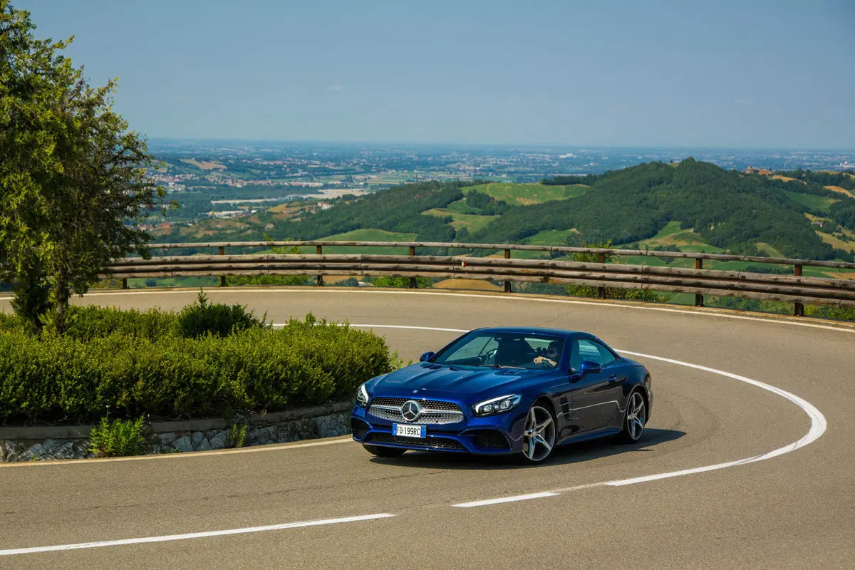 Mercedes-Benz SL restyling: i prezzi e i dettagli della gamma completa (15)