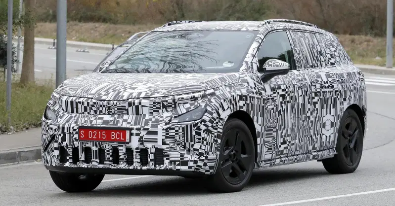 Skoda Epiq 2026, prime immagini del mini SUV elettrico da 400 km