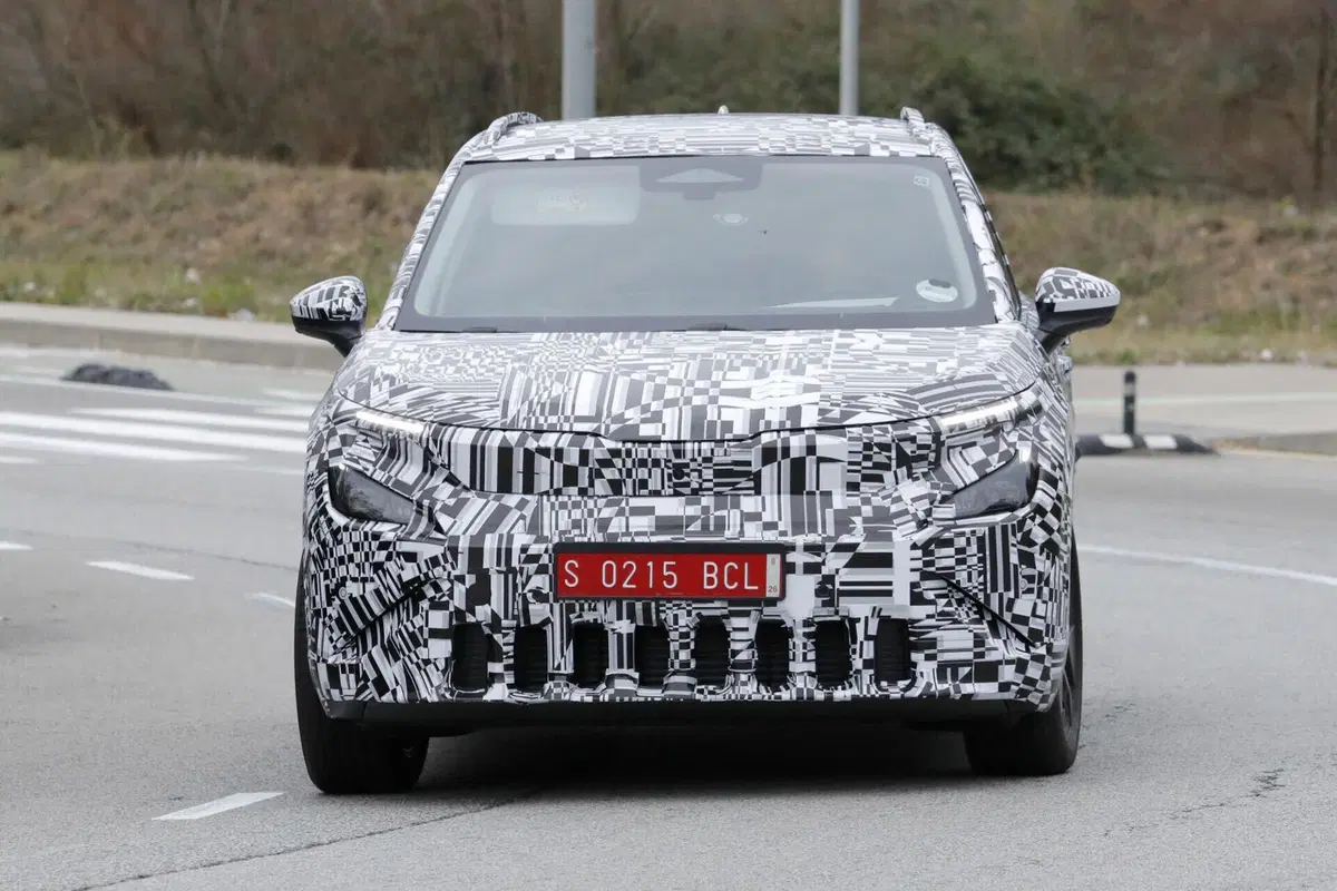 Skoda Epiq 2026, prime immagini del mini SUV elettrico da 400 km