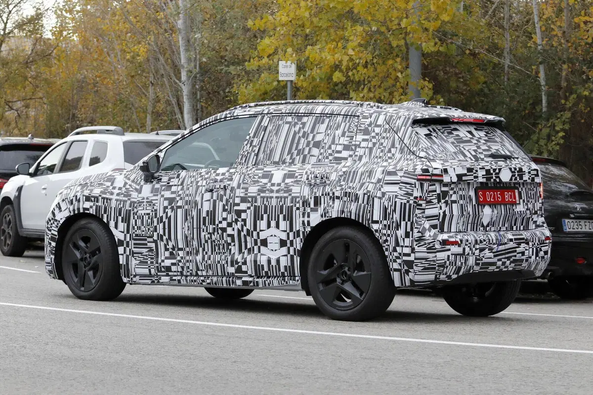 Skoda Epiq 2026, prime immagini del mini SUV elettrico da 400 km (8)