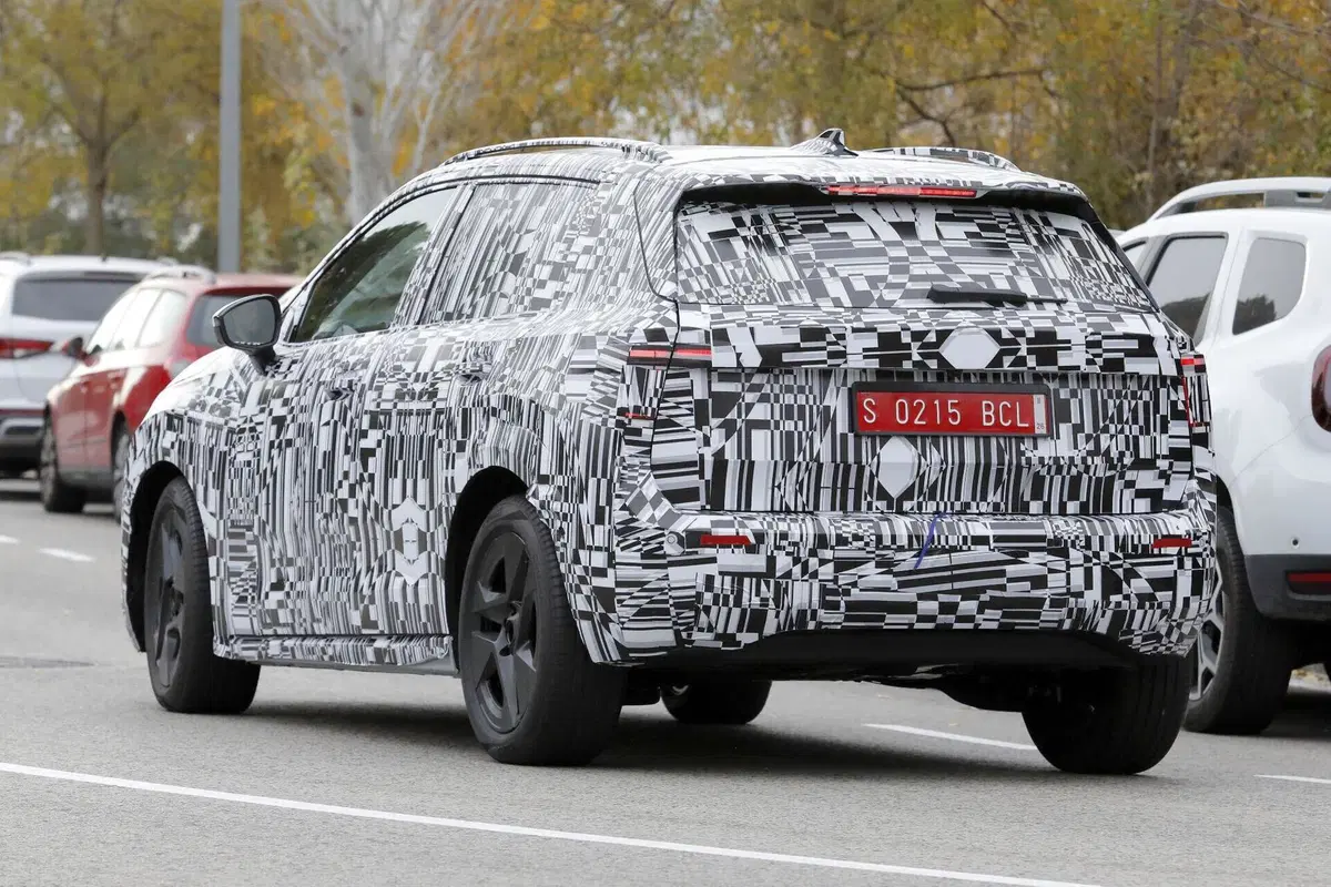 Skoda Epiq 2026, prime immagini del mini SUV elettrico da 400 km (11)
