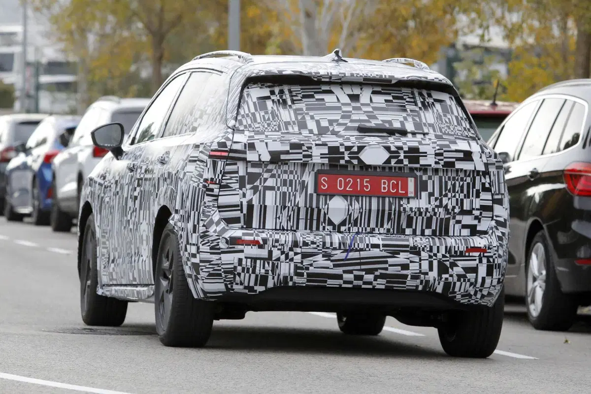 Skoda Epiq 2026, prime immagini del mini SUV elettrico da 400 km (12)