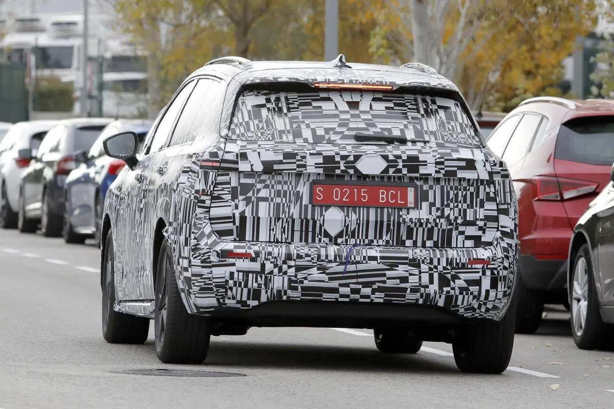 Skoda Epiq 2026, prime immagini del mini SUV elettrico da 400 km (13)