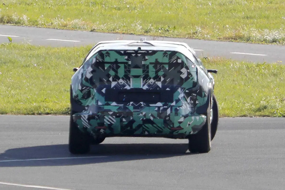 L'Arabia Saudita entra ufficialmente nel mondo elettrico: ecco CEER, il nuovo marchio debutta con un SUV inedito [Foto Spia] (8)