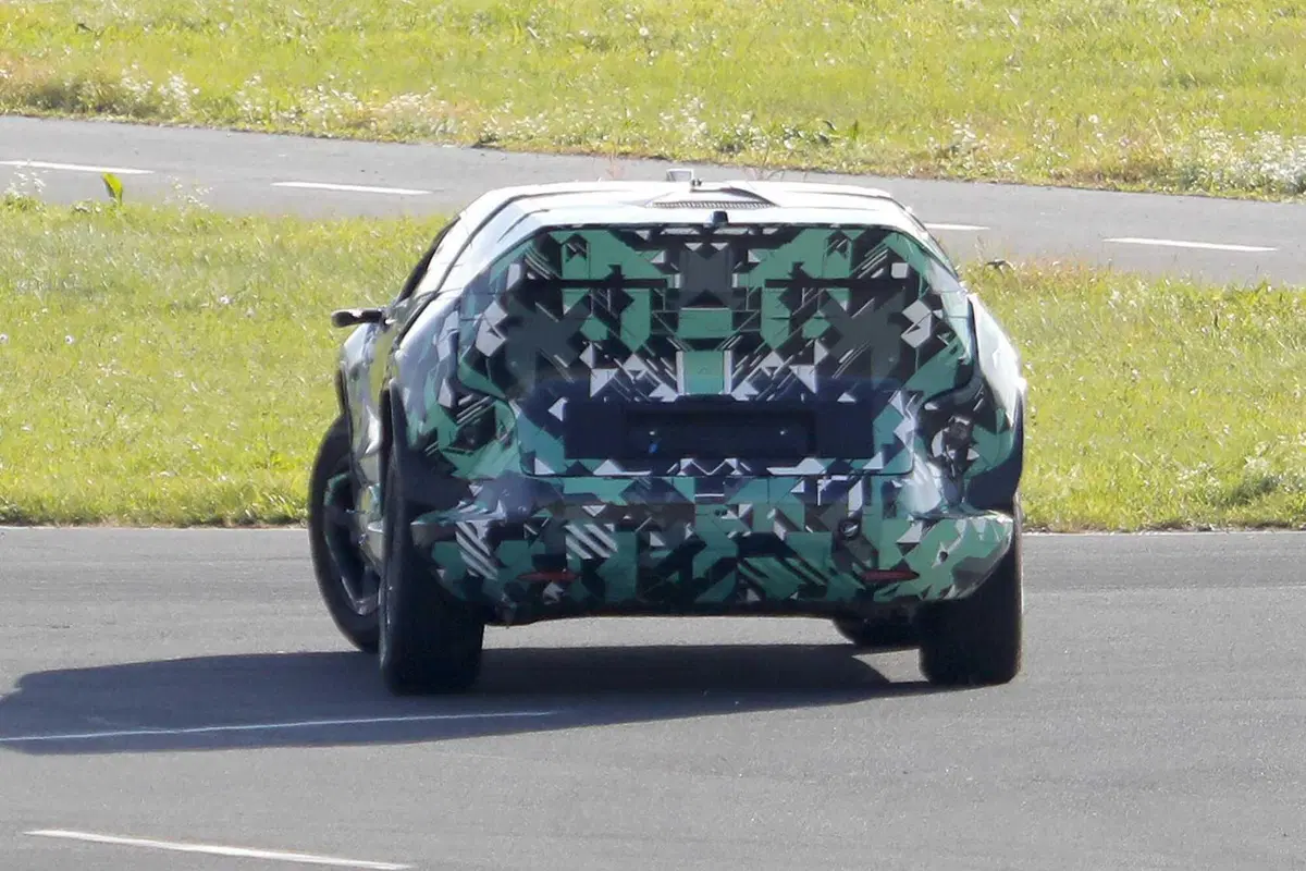 L'Arabia Saudita entra ufficialmente nel mondo elettrico: ecco CEER, il nuovo marchio debutta con un SUV inedito [Foto Spia] (9)