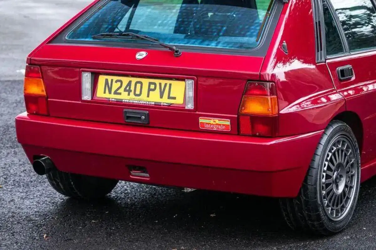 Lancia Delta HF Integrale Edizione Finale 1995 all’asta: perché è il “Deltone” più desiderato dai collezionisti (6)