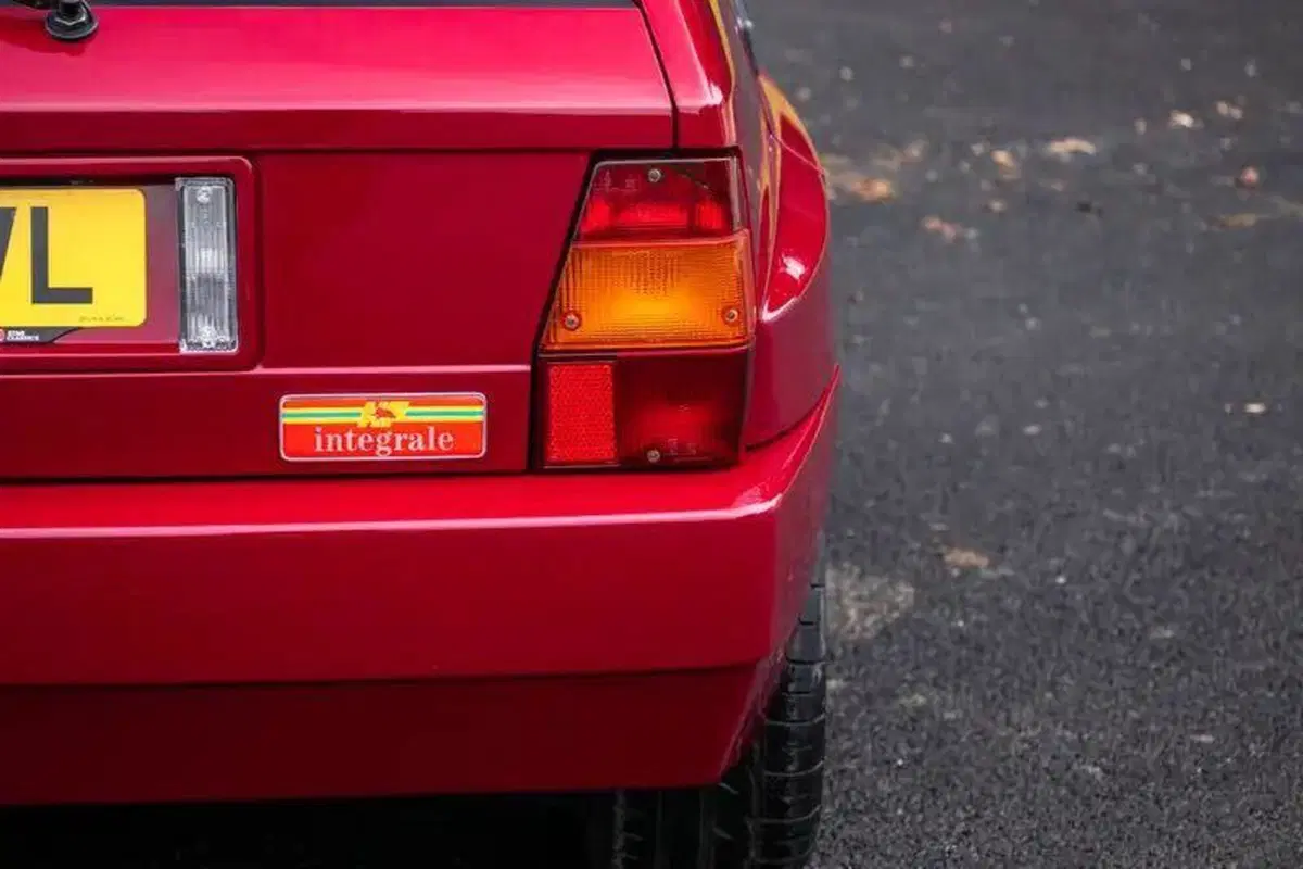 Lancia Delta HF Integrale Edizione Finale 1995 all’asta: perché è il “Deltone” più desiderato dai collezionisti (16)