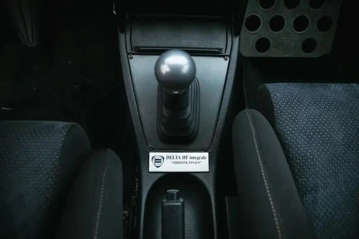 Lancia Delta HF Integrale Edizione Finale 1995 all’asta: perché è il “Deltone” più desiderato dai collezionisti (27)