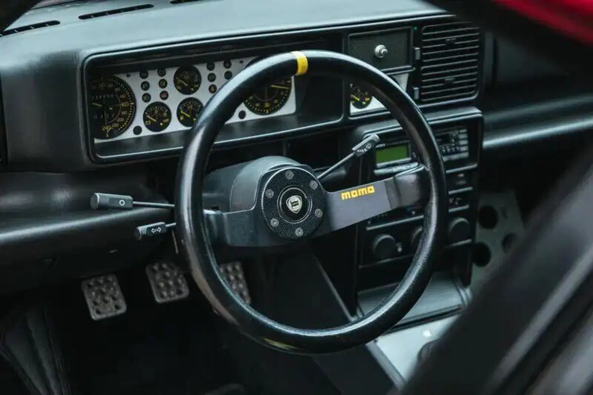 Lancia Delta HF Integrale Edizione Finale 1995 all’asta: perché è il “Deltone” più desiderato dai collezionisti (30)