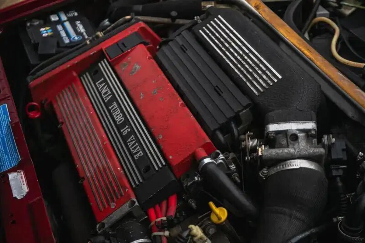 Lancia Delta HF Integrale Edizione Finale 1995 all’asta: perché è il “Deltone” più desiderato dai collezionisti (36)