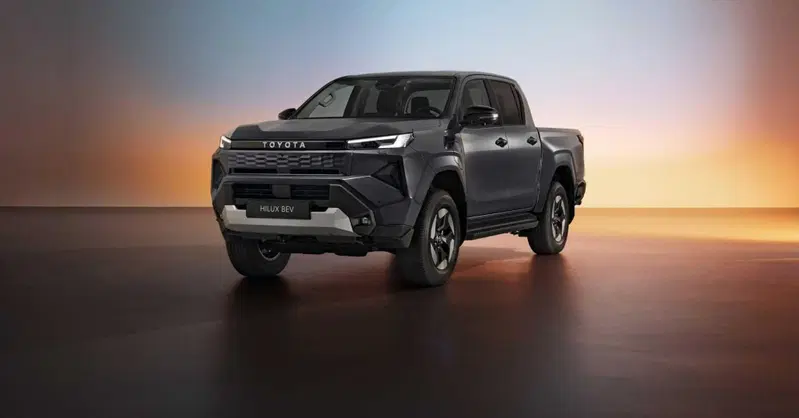Toyota Hilux 2026, la leggenda dei pick-up si reinventa: arriva il Mild Hybrid 48V e i prezzi partono da 36.400 euro