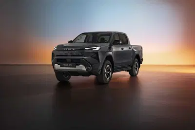 Toyota Hilux 2026, la leggenda dei pick-up si reinventa: arriva il Mild Hybrid 48V e i prezzi partono da 36.400 euro