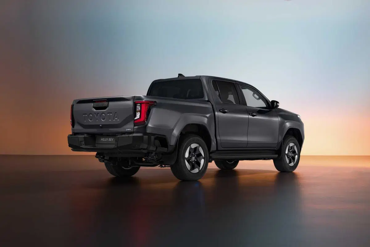 Nuovo Toyota Hilux BEV
