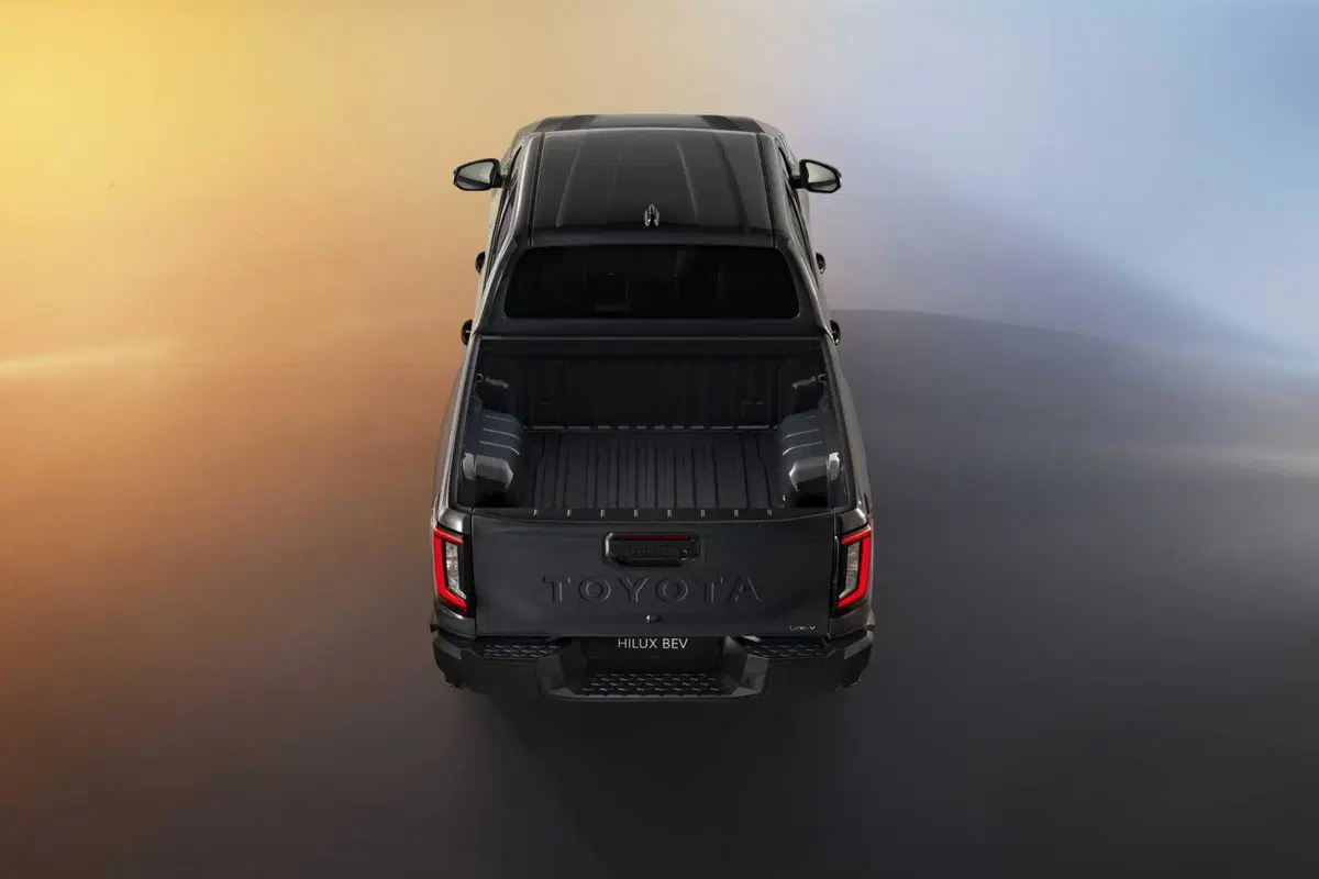 Nuovo Toyota Hilux BEV (9)