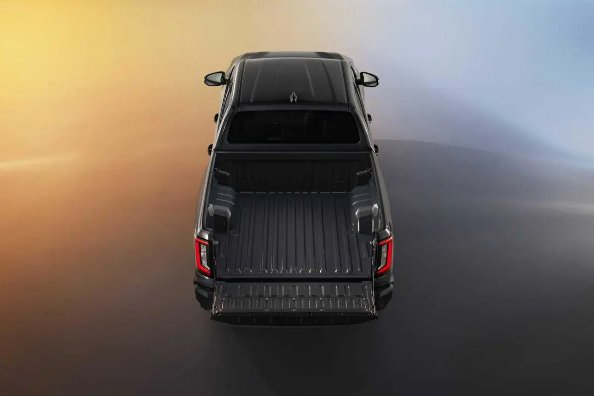 Nuovo Toyota Hilux BEV (11)