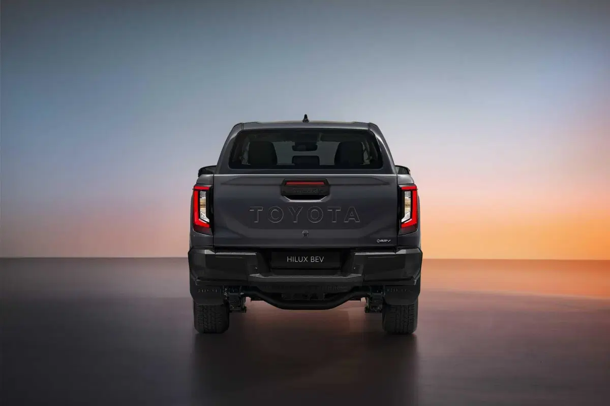 Nuovo Toyota Hilux BEV (14)