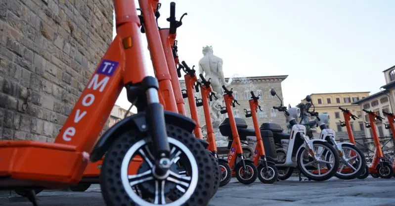 Monopattini elettrici: in arrivo il &ldquo;targhino&rdquo;. Ecco come funziona, quanto costa e quando sar&agrave; obbligatorio