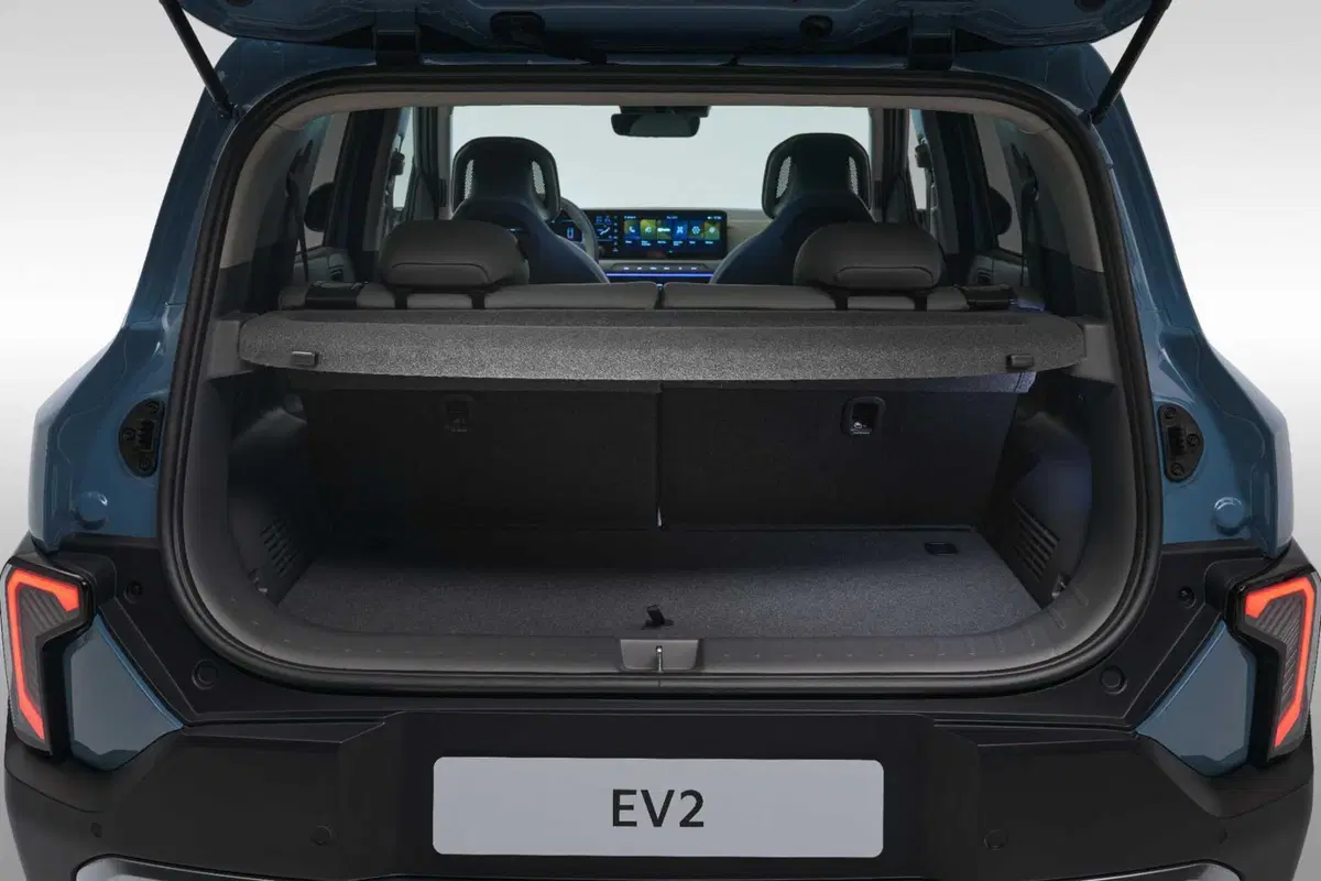 Kia EV2 si mostra per la prima volta dal vivo: ecco la versione finale (10)