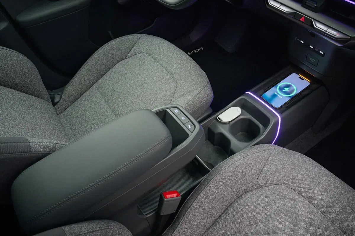 Kia EV2 si mostra per la prima volta dal vivo: ecco la versione finale (18)