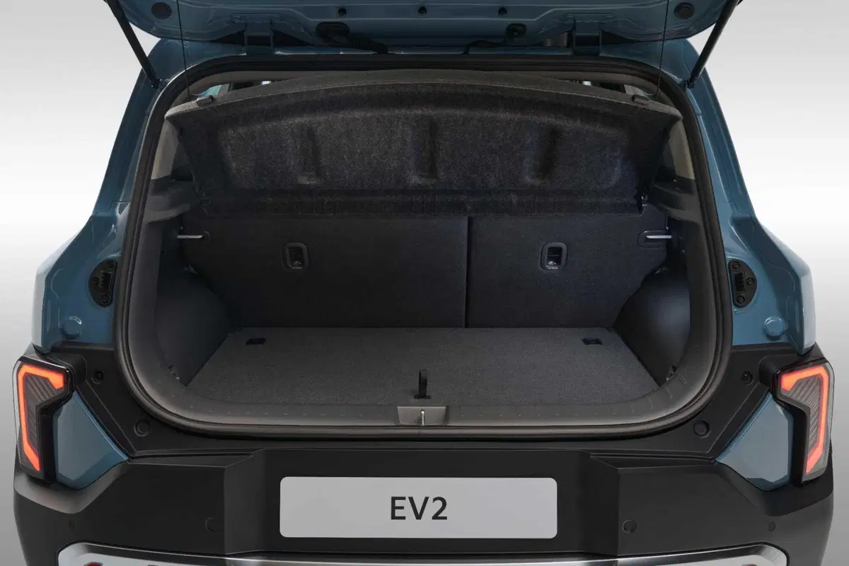 Kia EV2 si mostra per la prima volta dal vivo: ecco la versione finale (23)