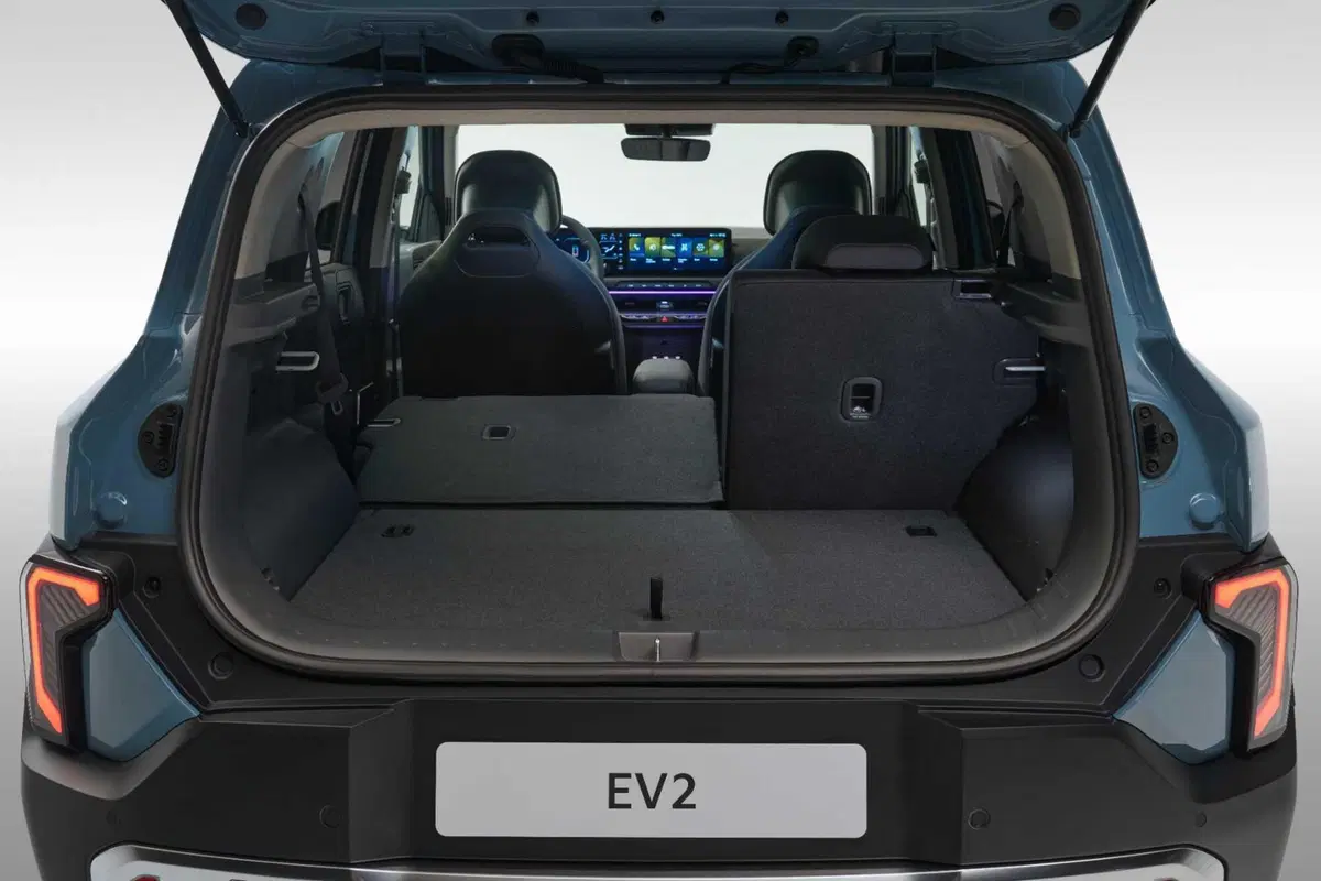 Kia EV2 si mostra per la prima volta dal vivo: ecco la versione finale (26)